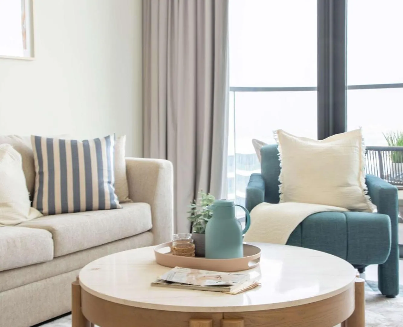 Frank Porter - Marina Vista Tower 2 Dubai Apartment