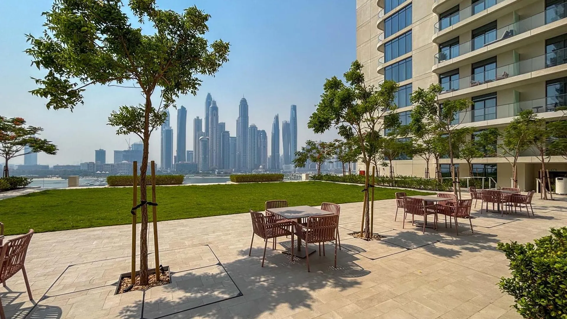 Frank Porter - Marina Vista Tower 2 Dubai