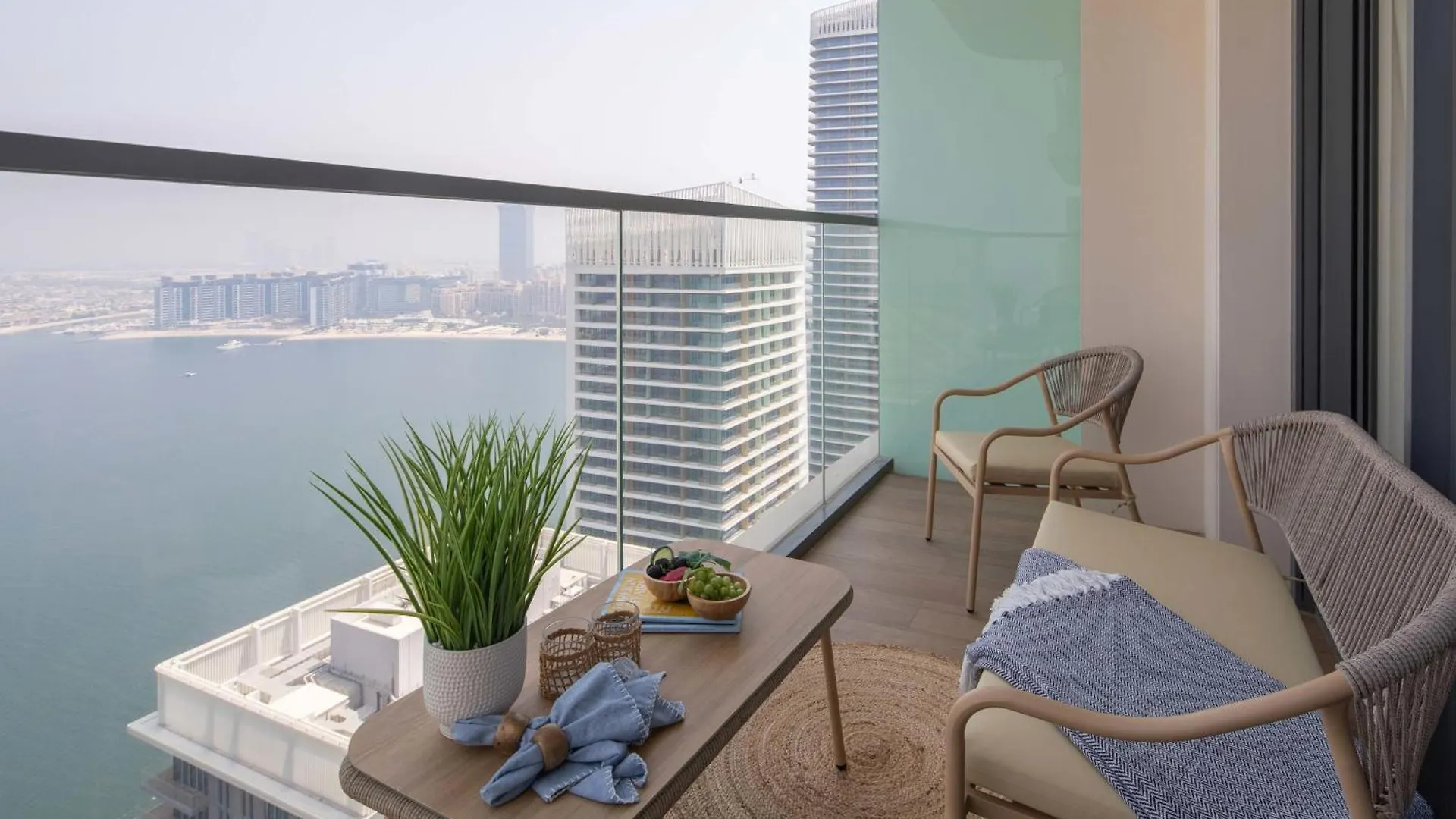 Frank Porter - Marina Vista Tower 2 Dubai